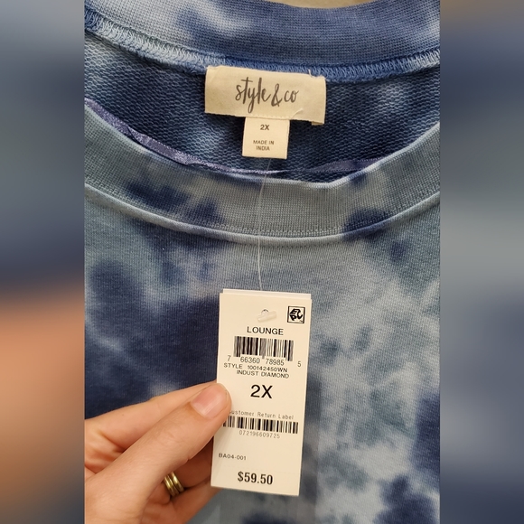 STYLE & CO BLUE TIE DYE CREWNECK WITH SIDE SLITS - Picture 3 of 7